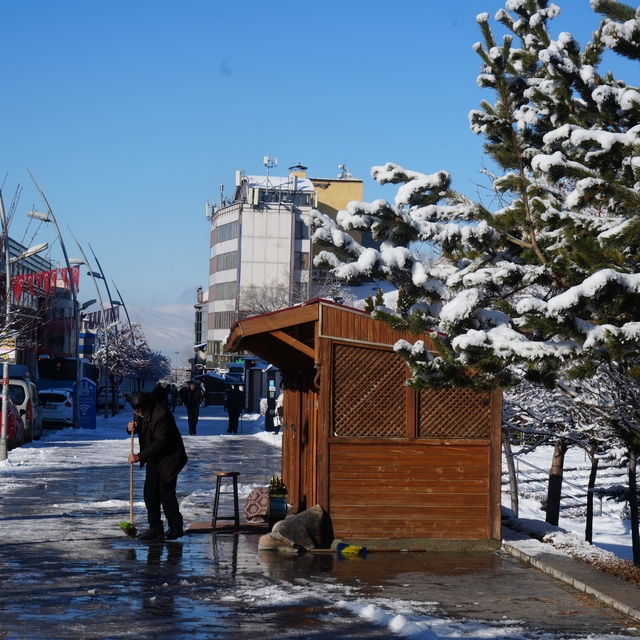 Kar Doğu'yu terk etmiyor