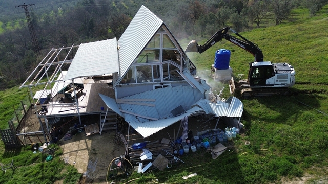 tarım arazisindeki tiny house'lar bir bir yıkıldı