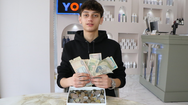 Eski para koleksiyoncusu dedesinden kalan emanetle tarihi yaşatıyor