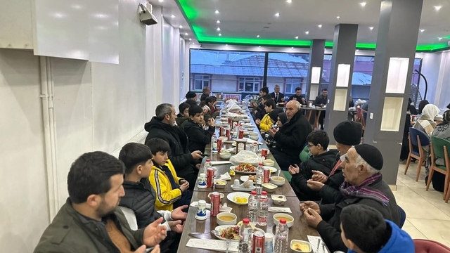 Bingöl'de çocuklar ve aileleri için iftar programı düzenlendi