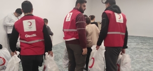 Türk Kızılay Baskil Şubesi'nden Kur'an kursu öğrencilerine kıyafet desteği