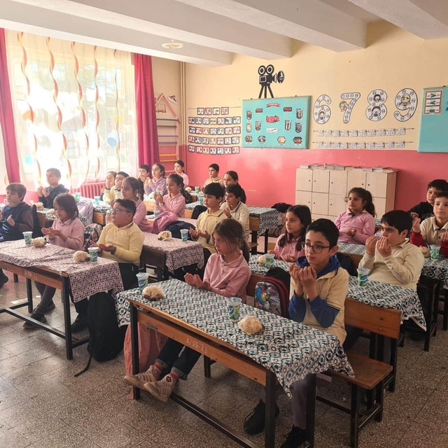 Tekne orucu tutan minikler iftarda buluştu