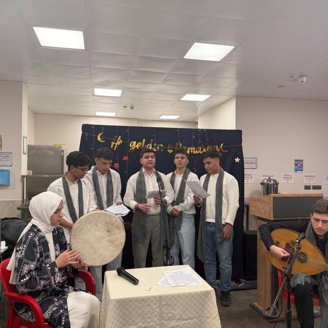 Öğrenciler ve şehit aileleri aynı sofrada buluştu