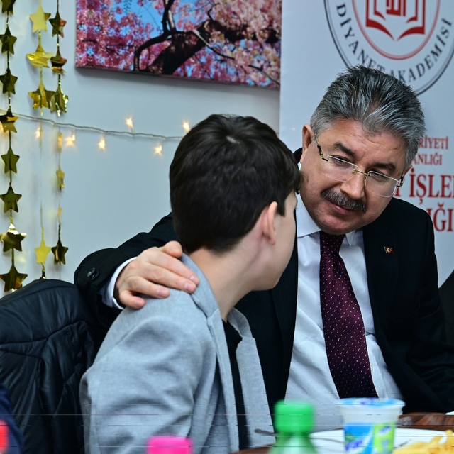 Vali Yılmaz, öksüz ve yetim çocuklarla iftar yaptı