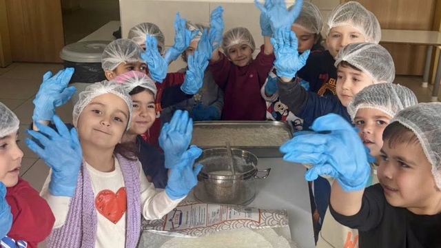 Muğla'da minik öğrenciler güllaç yapmayı öğrendi