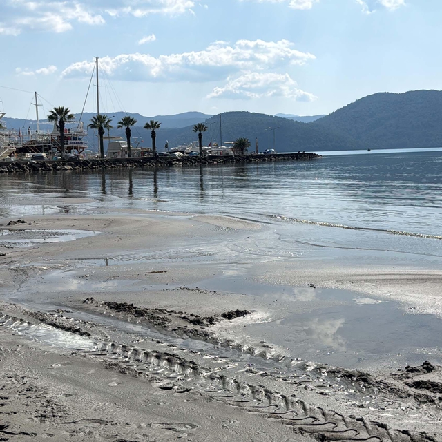 Akyaka'da deniz çekildi; Köyceğiz Gölü de normale döndü