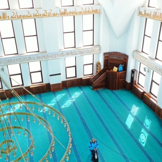 Kocasinan'da camiler Ramazan'da da gül kokuyor
Kocasinan'dan camiler için R...