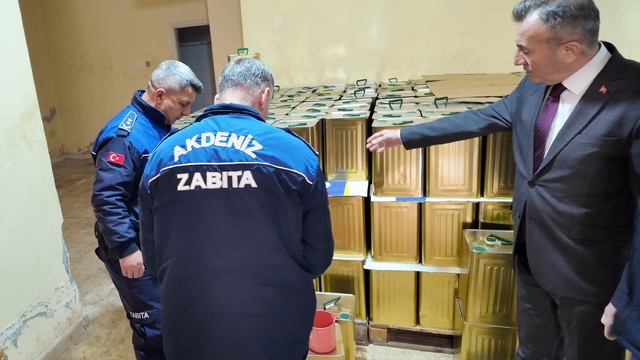 Mersin'de 4,5 ton sahte zeytinyağı ele geçirildi