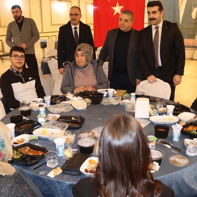 Tomarza'da Dünya Yetimler Günü'nde anlamlı iftar