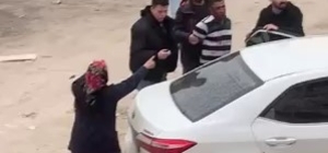 Hükümlüyü yakalamaya giden polise direndiler