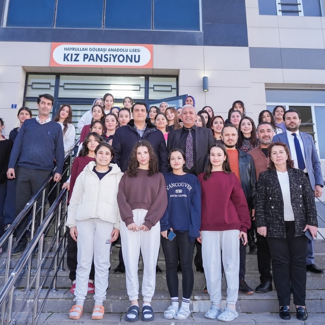 Yılmaz, gençlerle iftar sofrasında buluştu
Yılmaz: "Gençler, bizim geleceği...