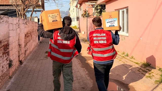 Kardeş Eli projesi kapsamında 2 bin gıda kolisi dağıtıldı
