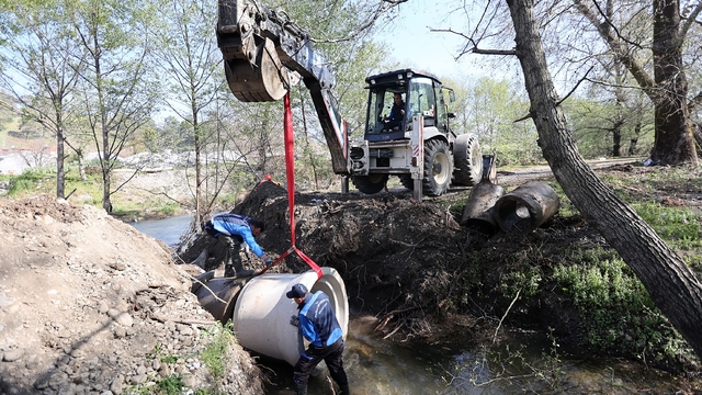 Muğla Büyükşehir tarafından Köyceğiz'de selden zarar gören üreticiler destekleniyor