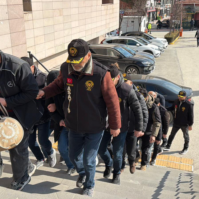 Eskişehir'de 'oto hırsızlığı' operasyonu; 11 gözaltı