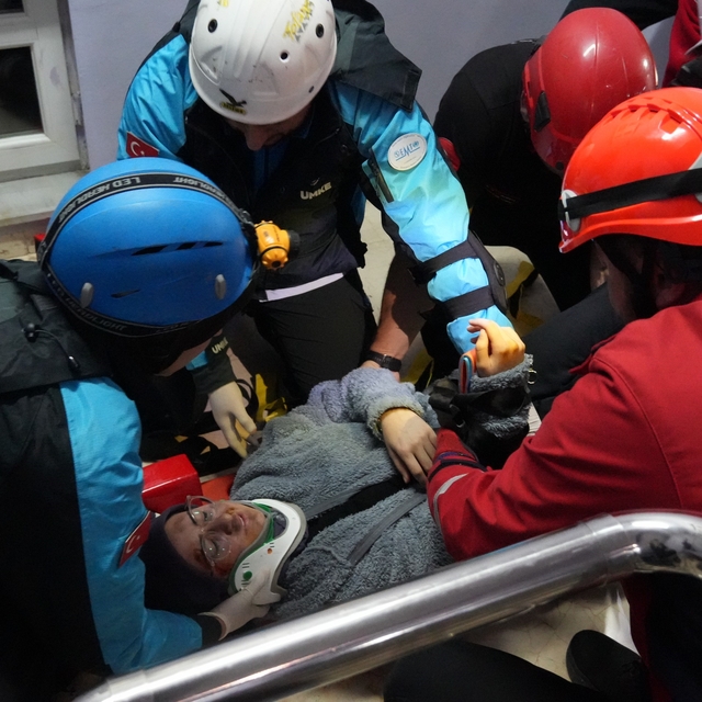 Deprem tatbikatı gerçeği aratmadı