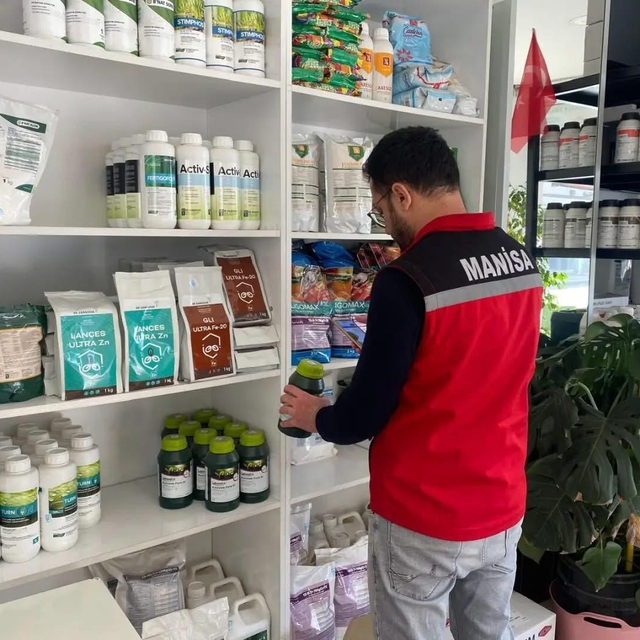 Sarıgöl'de gübre ve zirai ilaç satış noktaları denetlendi
