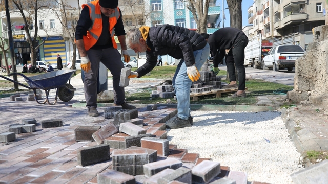 Eyyübiye'de yol ve parklar yenileniyor