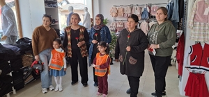 Köyceğiz’de minik öğrencilerden kadınlara anlamlı jest