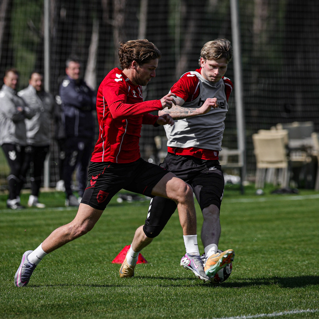 Samsunspor, Fenerbahçe maçının hazırlıklarına Antalya'da başladı