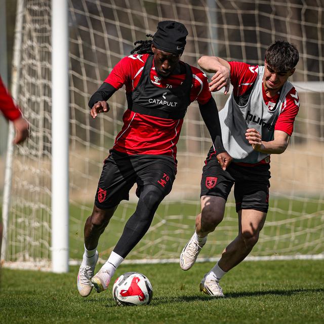 Samsunspor, Fenerbahçe maçı için Antalya'da hazırlıklarına devam ediyor