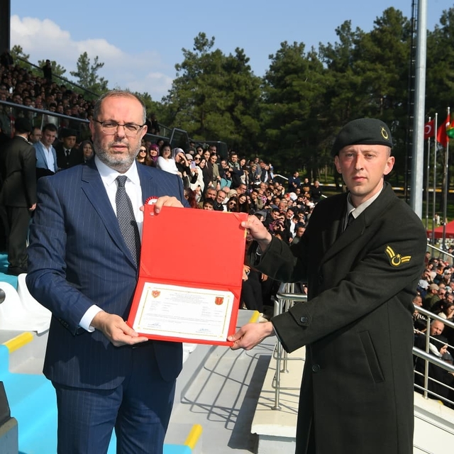 Yeni astsubaylar mezun oldu
Rektör Afyoncu, Türk ordusu ile Yunan ordusunun...