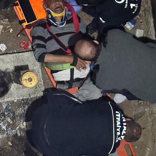 Asansörün kapısını açınca 5 metreden boşluğa düştü