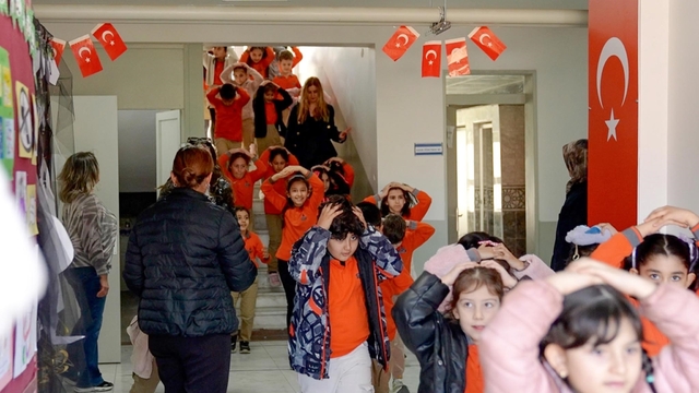 ABAK'tan Deprem Haftası'nda öğrencilere hayat kurtaran bilgilendirme