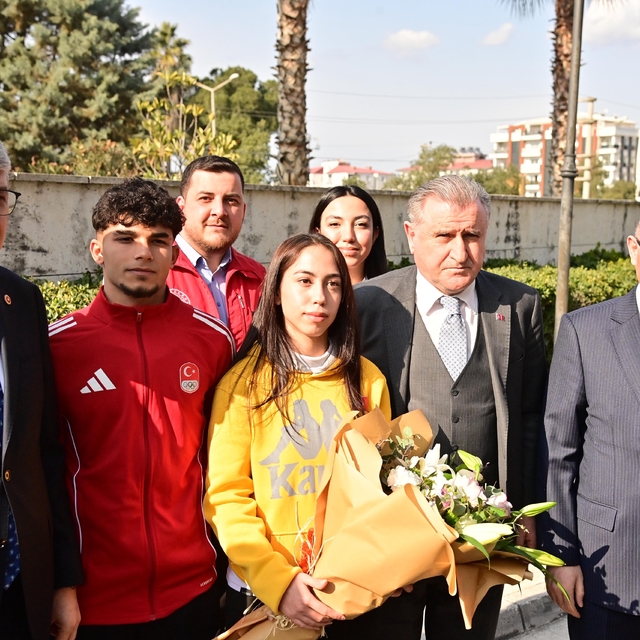 Gençlik ve Spor Bakanı Bak: "12 milyona yakın gencimize yüzme öğrettik"