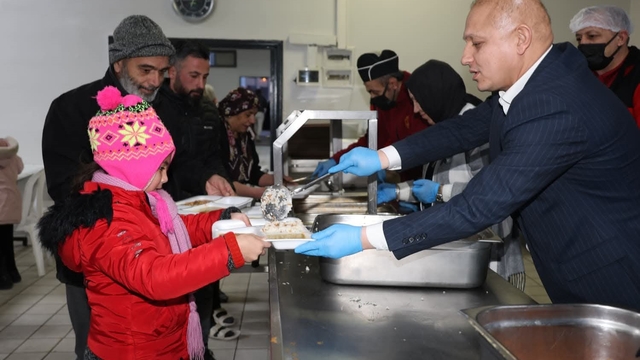 Kırıkkale Belediye Başkanı Önal, vatandaşlarla iftar sofrasında buluştu