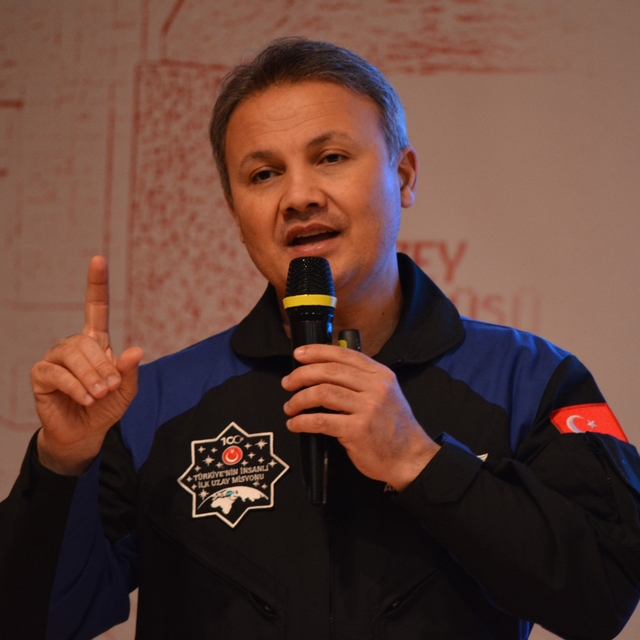 Astronot Alper Gezeravcı, üniversite öğrencileriyle buluştu
Alper Gezeravcı...