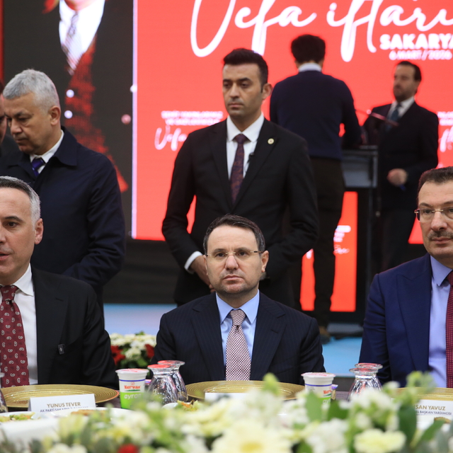 Adalet Bakanı Gürlek, Sakarya'da gazi ve şehit aileleriyle iftarda buluştu: