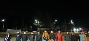 Durdurulan otobüste 11 kaçak göçmen yakalandı