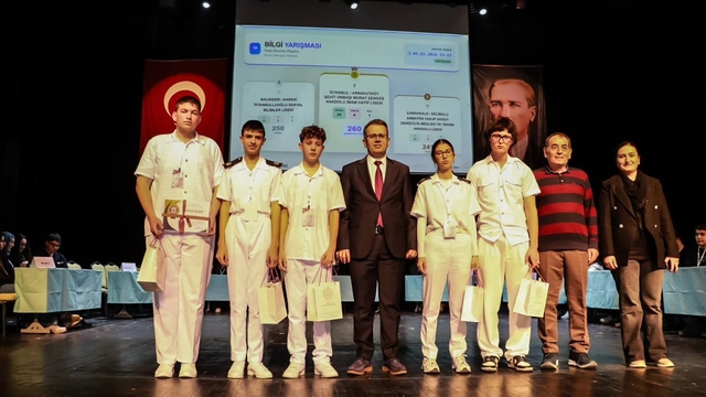 Gelibolulu liseliler "Korkma! Gençliğin Ruhu Burada" bilgi yarışmasında derece elde etti