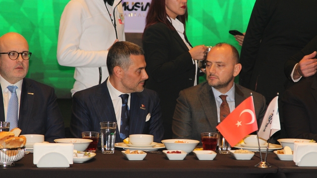 MÜSİAD Genel Başkanı Özdemir: "İnanıyoruz ki bu asrın merkezinde Türkiye yer alacaktır"
"Türkiye, Cumhurbaşkanımızın liderliğinde bu yeni düzenin kurulmasında aktif rol oynayan bir ülke konumundadır"