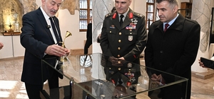 Atatürk'ün kullandığı koku ve kolonya şişeleri Misparta Koku Müzesi'nde ser...