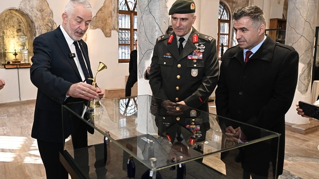 Atatürk'ün kullandığı koku ve kolonya şişeleri Misparta Koku Müzesi'nde sergileniyor