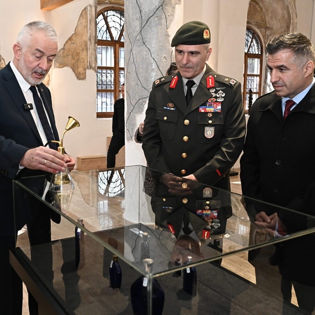 Atatürk'ün kullandığı koku ve kolonya şişeleri Misparta Koku Müzesi'nde ser...