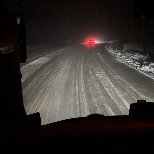 Kop Geçidi'nde tipi ve fırtına etkili oluyor