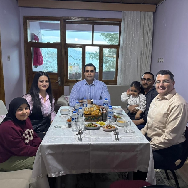 Kemah Kaymakamı Tutay ailesiyle iftar sofrasında buluştu