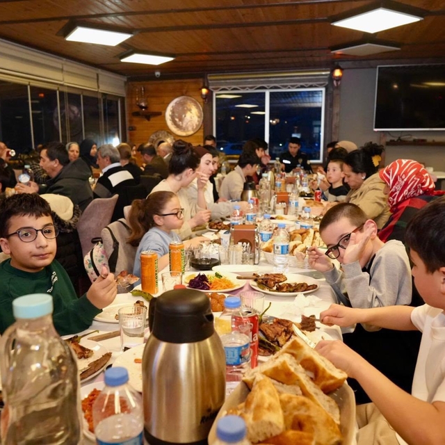 Üzümlü Kaymakamı Karadağ şehit ve gazi aileleriyle iftarda buluştu
