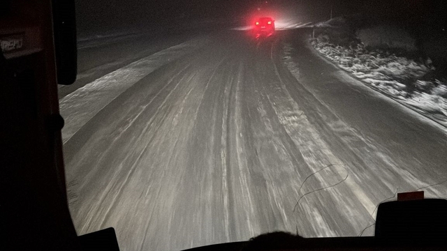 Kop Geçidi'nde tipi ve fırtına etkili oluyor