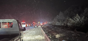 Kastamonu'da yoğun kar yağışı ulaşımı olumsuz etkiledi