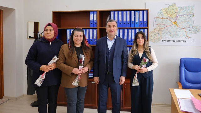 Bayburt Valisi Eldivan, 8 Mart Dünya Kadınlar Günü'nü kutladı