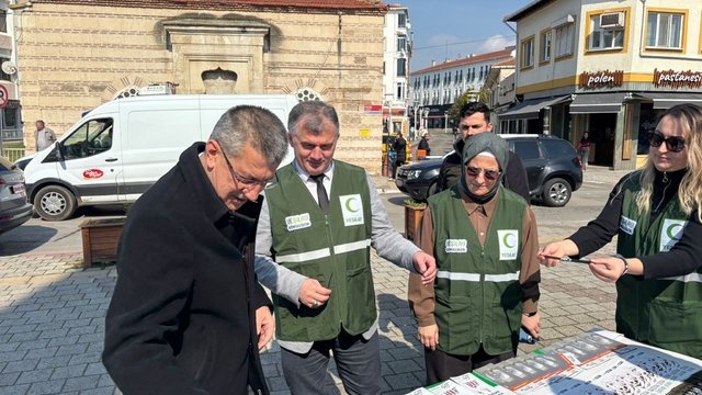 Babaeski'de Yeşilay bilgilendirme standı kuruldu