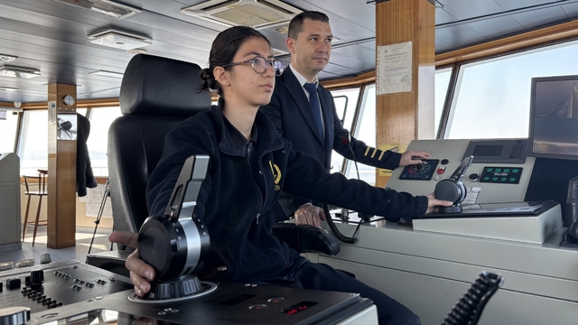 Geleceğin kadın kaptanları denizcilik sektörüne katkı için göreve hazırlanıyor
Kadın stajyer kaptanlar denizcilik sektörüne katılacakları günü sabırsızlıkla bekliyor
Gestaş'ta geleceğin kadın kaptanları yetişiyor