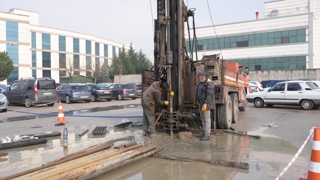 Düzce'de sağlık kampüsü projesinde yeni aşama
Başkan Özlü: Bu büyük yatırımı gerçekleştirmeyi bize nasip eden Allah'a şükür ediyorum"