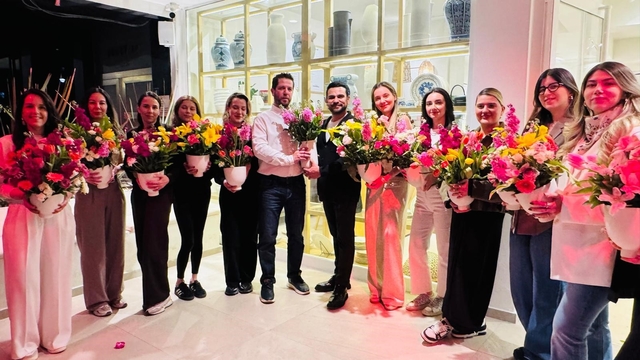 Çiçekler kadınların elinde sanat eserine dönüştü
Kadınlardan dekoratif çiçek düzenleme sanatının inceliklerini öğrendi