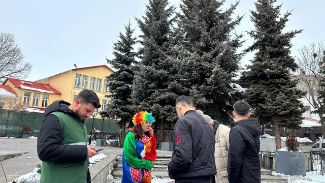 Kars'ta bağımlılıkla mücadele standı açıldı