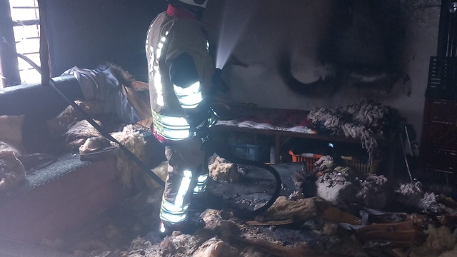 Belen'de yanan ev kullanılmaz hale geldi