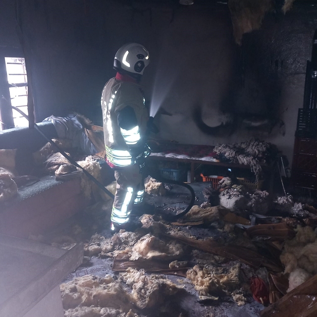 Belen'de yanan ev kullanılmaz hale geldi